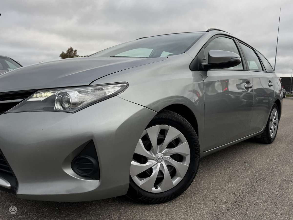 Toyota Auris 2014 — фото 6
