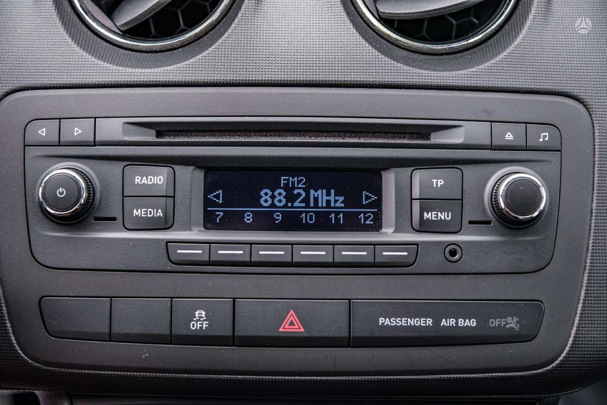 Seat Ibiza 2015 — photo 17