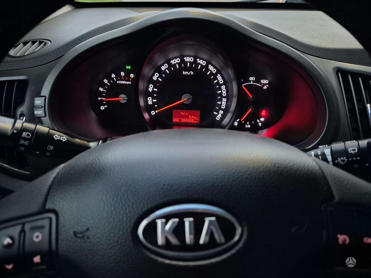 Kia Sportage 2011 — photo 11