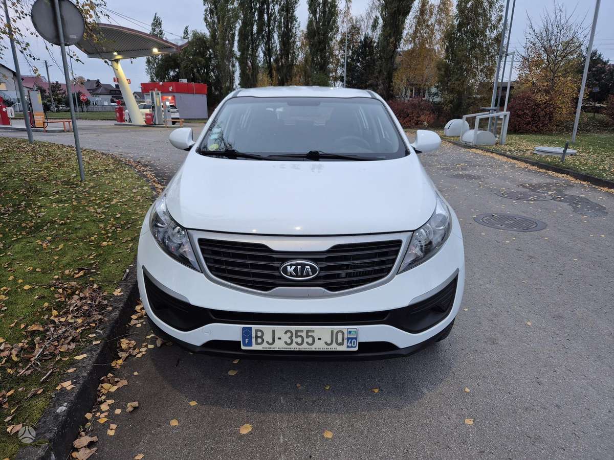 Kia Sportage 2011 — rear view