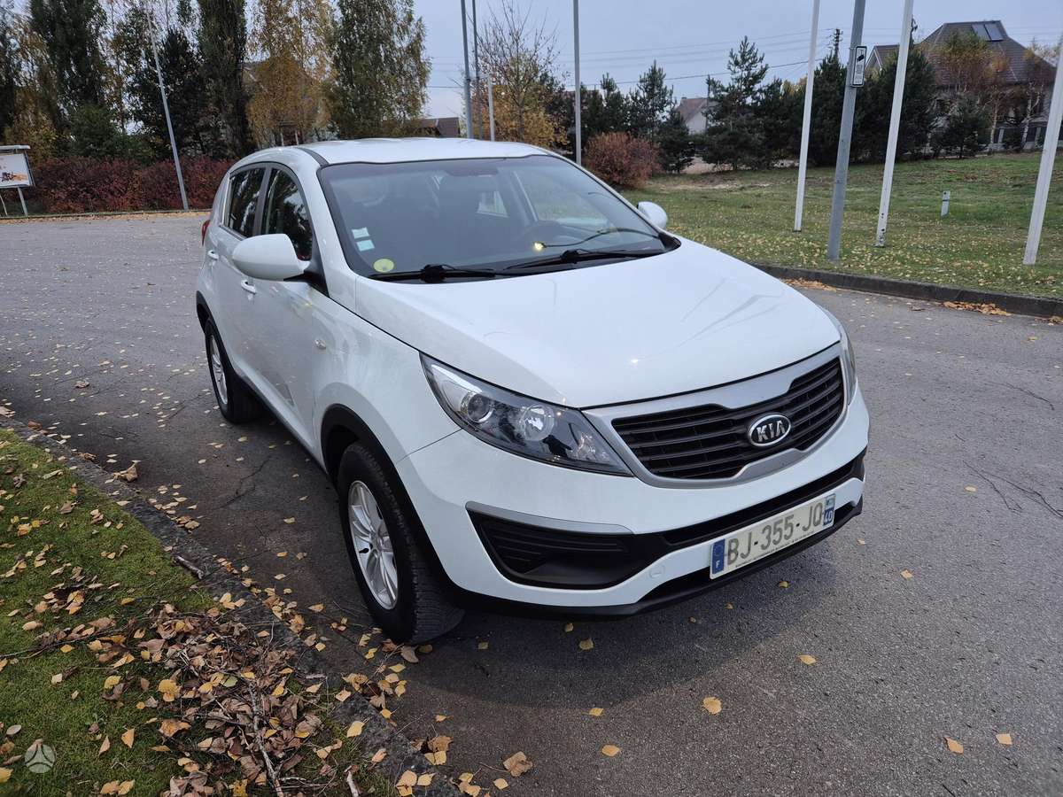 Kia Sportage 2011 — interior