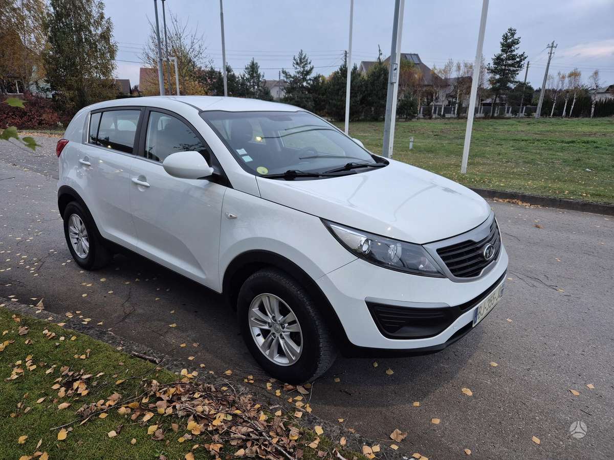 Kia Sportage 2011 — engine 1685 cm³, 116 HP (85kW)