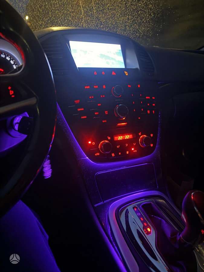 Opel Insignia 2010 — interior
