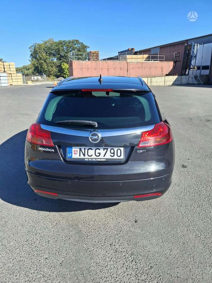 Opel Insignia 2013 — салон