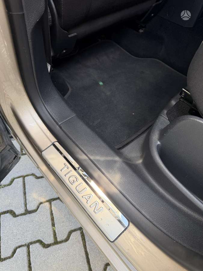 Volkswagen Tiguan 2012 — photo 8