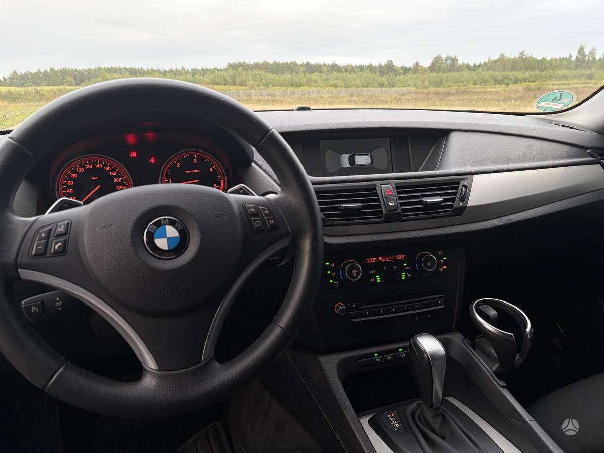 BMW X1 2011 — фото 13