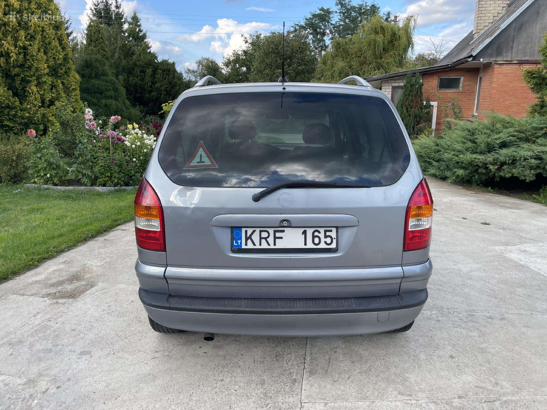 Opel Zafira 2005 — interior