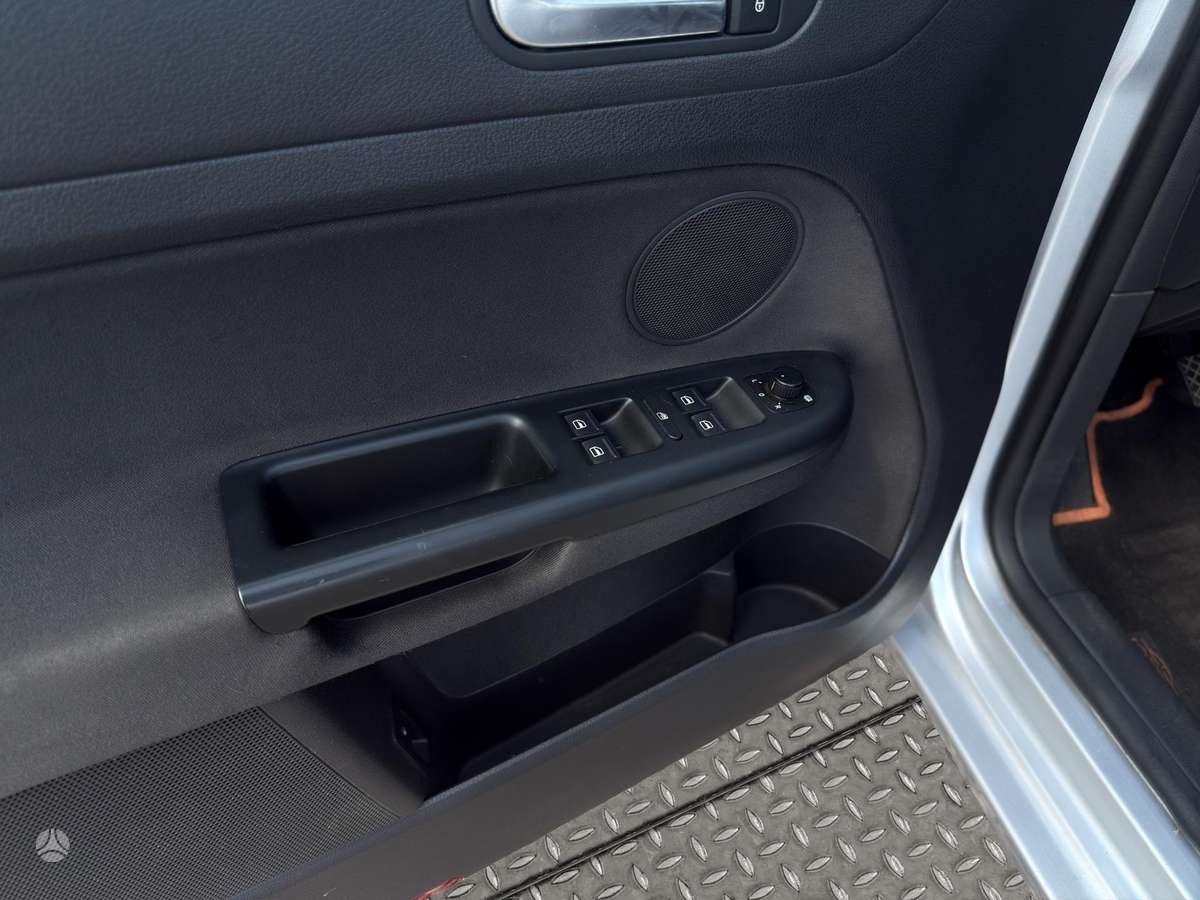 Volkswagen Golf 2009 — photo 14