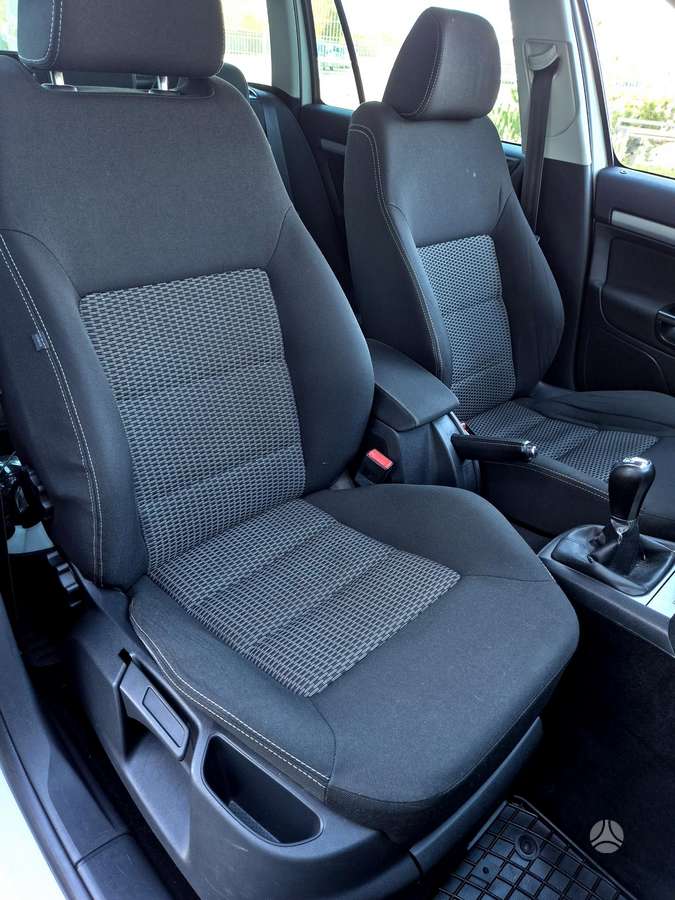 Skoda Octavia 2010 — photo 13