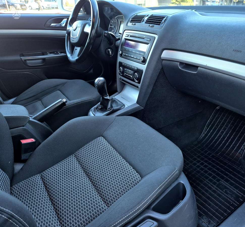 Skoda Octavia 2010 — photo 14