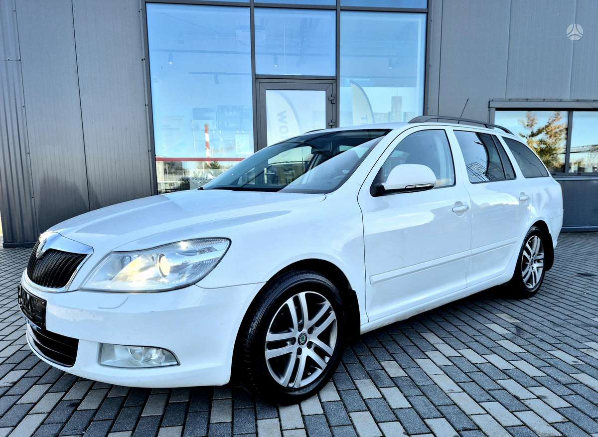 Skoda Octavia 2010 — engine 1598 cm³, 105 HP (77kW)