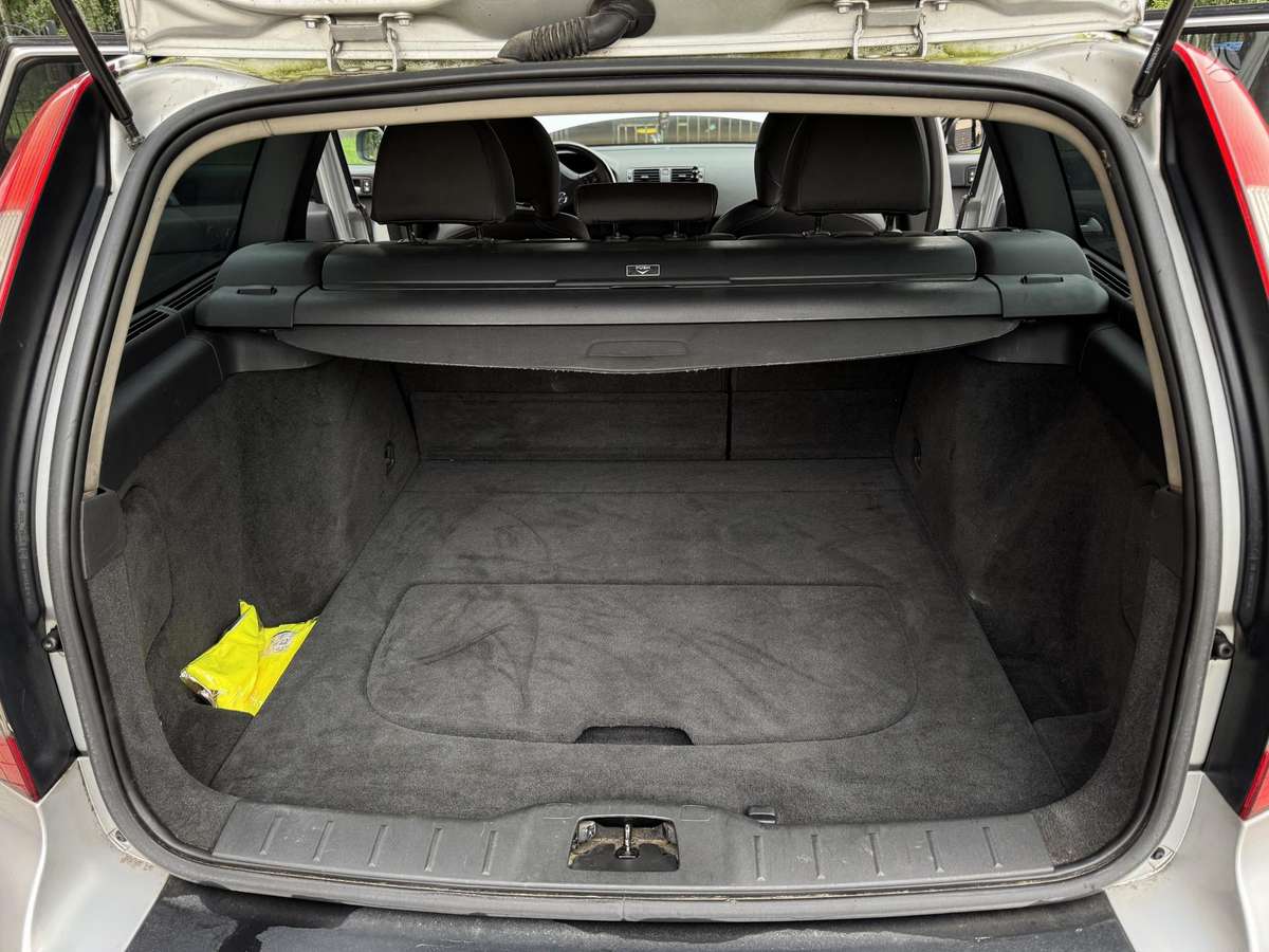 Volvo V50 2007 — photo 16
