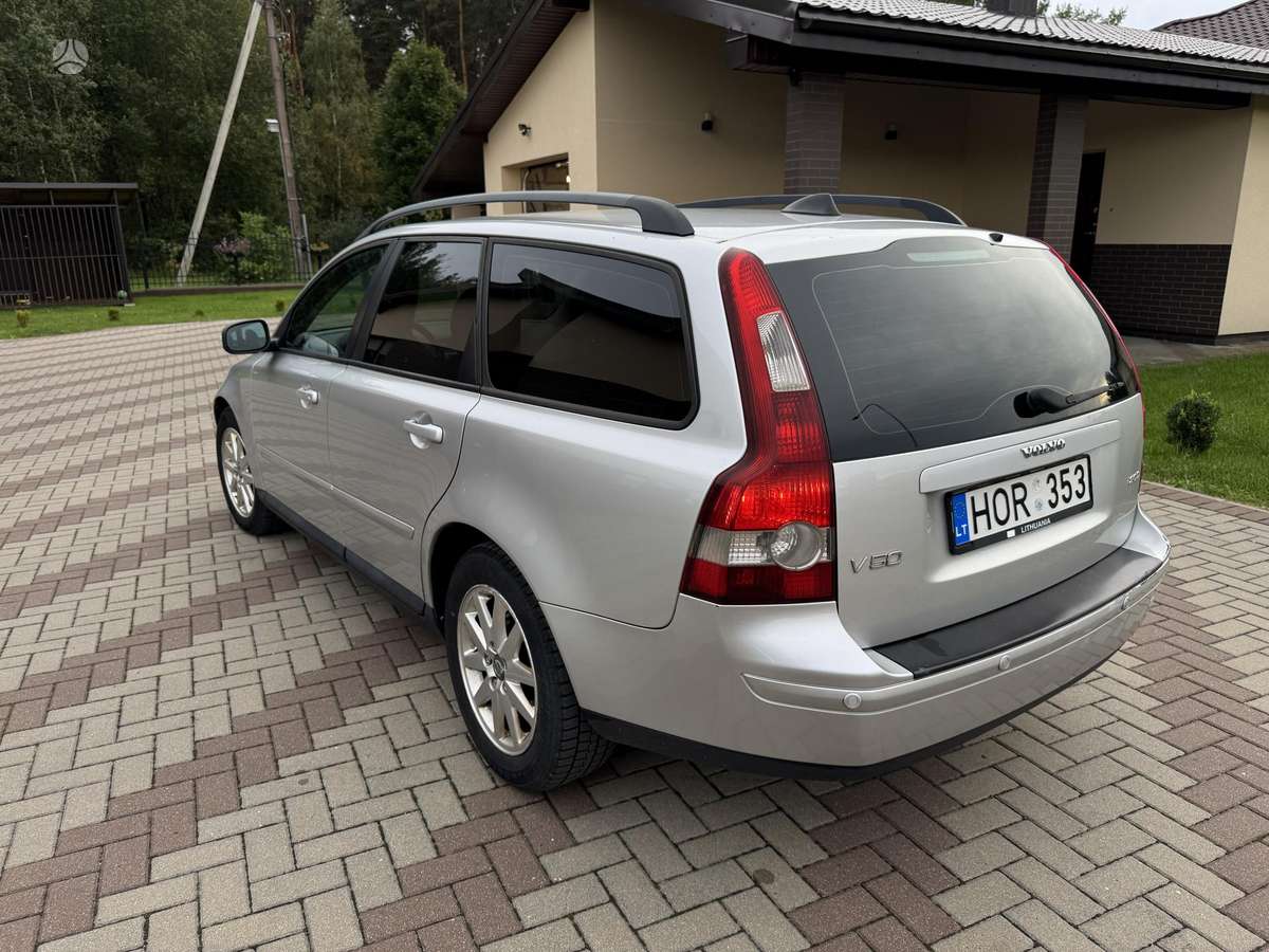 Volvo V50 2007 — engine 1998 cm³, 136 HP (100kW)