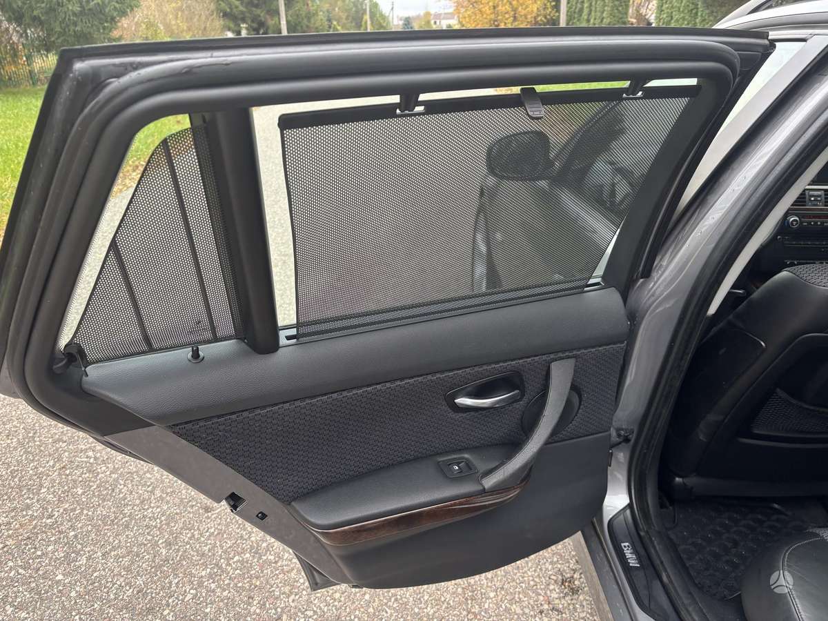 BMW 320 2009 — photo 14