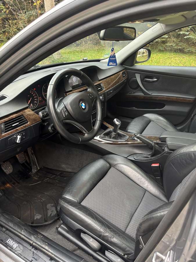 BMW 320 2009 — photo 15