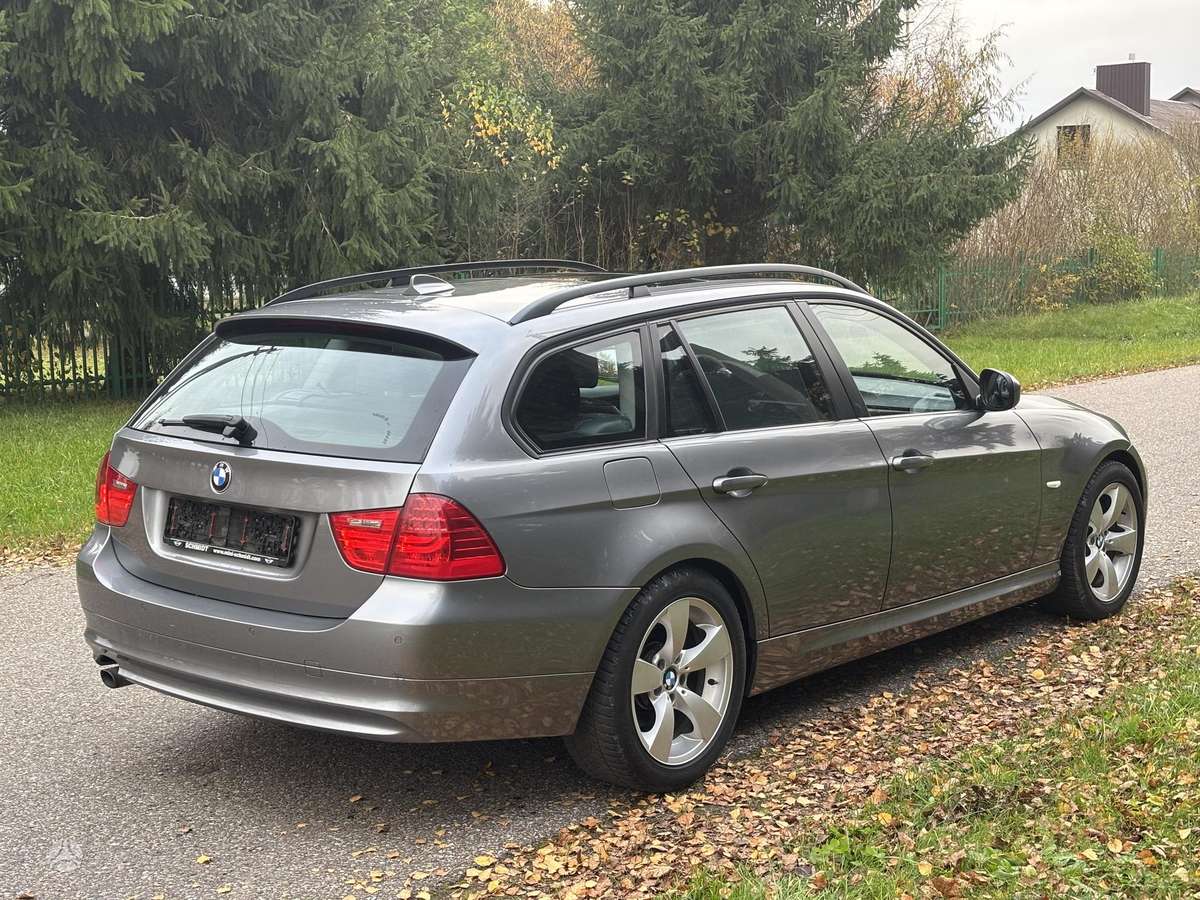 BMW 320 2009 — engine 2000 cm³, 143 HP (105kW)