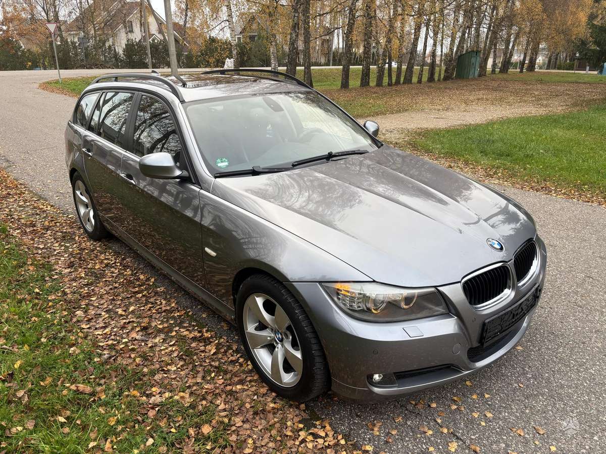 BMW 320 2009 — photo 7