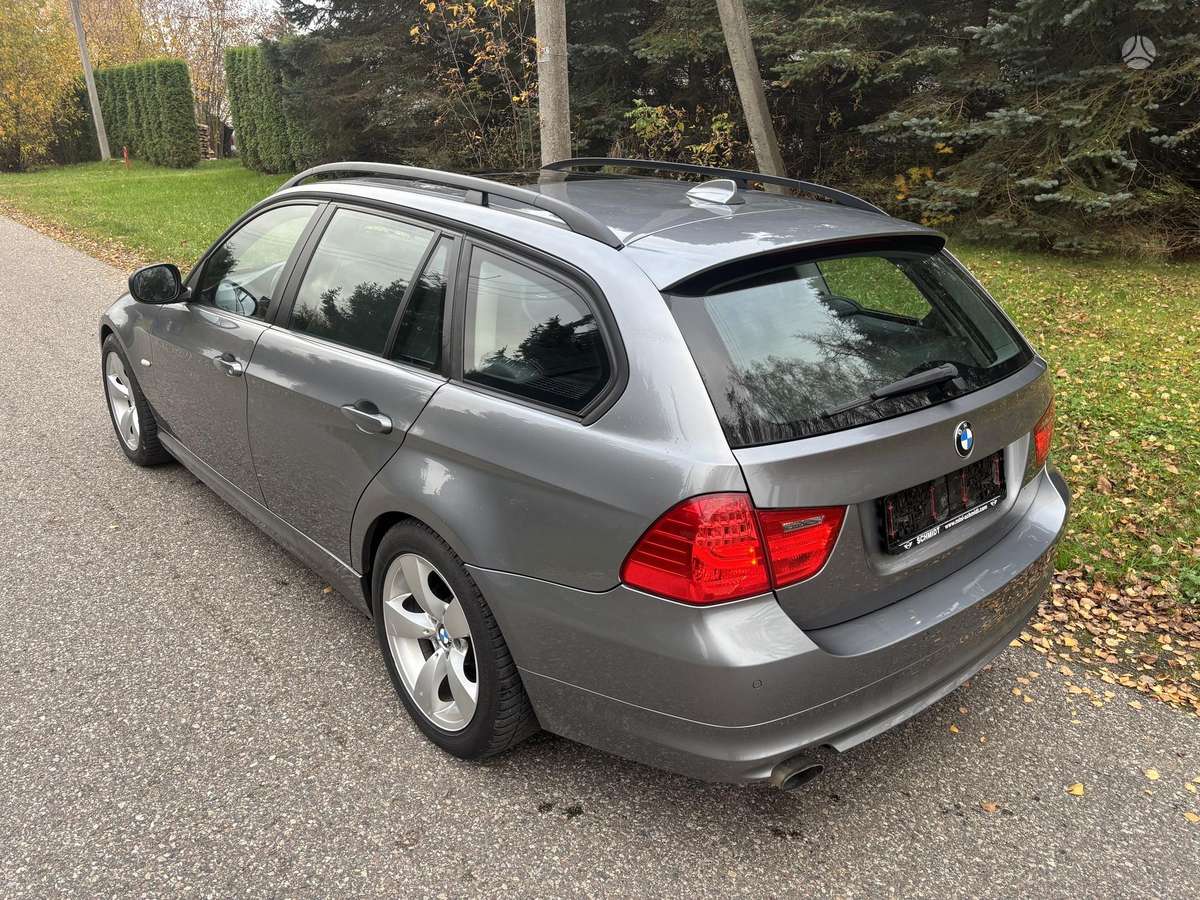 BMW 320 2009 — photo 9