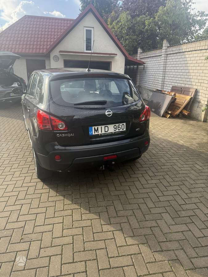 Nissan Qashqai 2007 — rear view