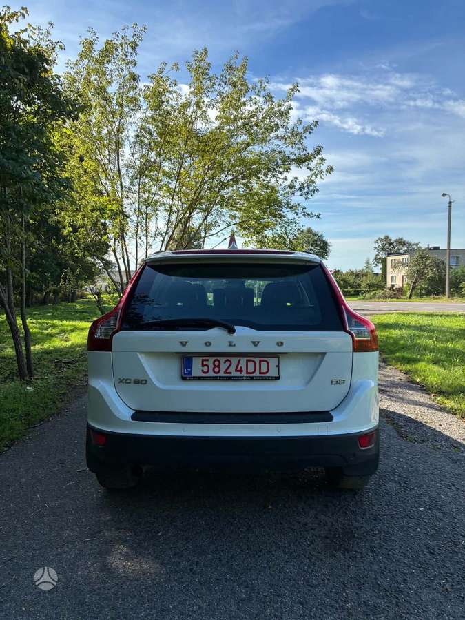 Volvo XC60 2011 — photo 16