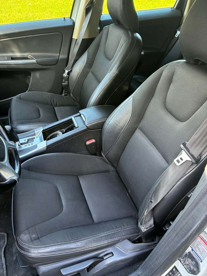 Volvo XC60 2011 — photo 9