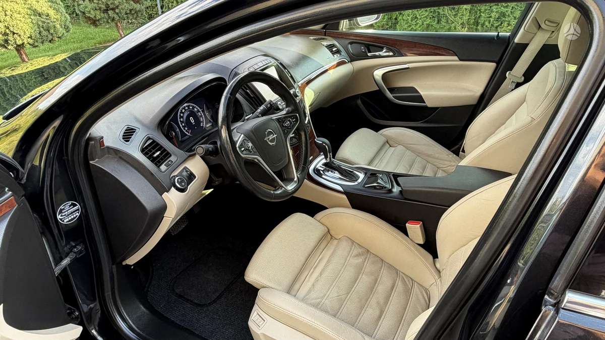 Opel Insignia 2014 — photo 11