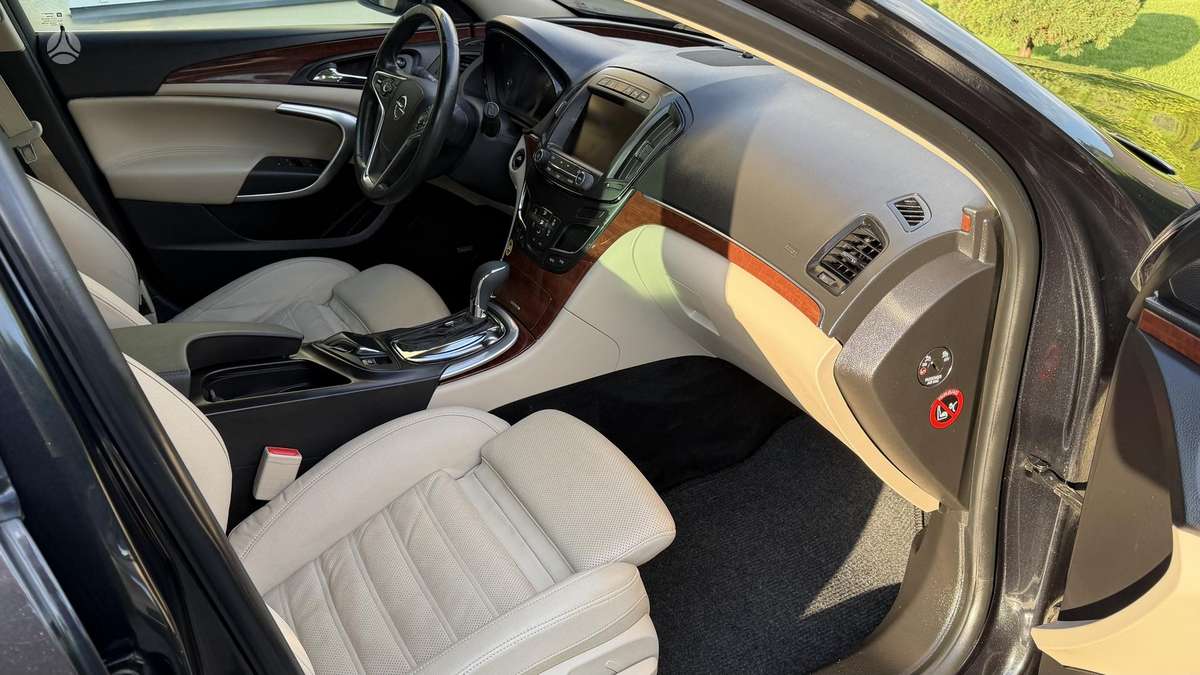 Opel Insignia 2014 — photo 16