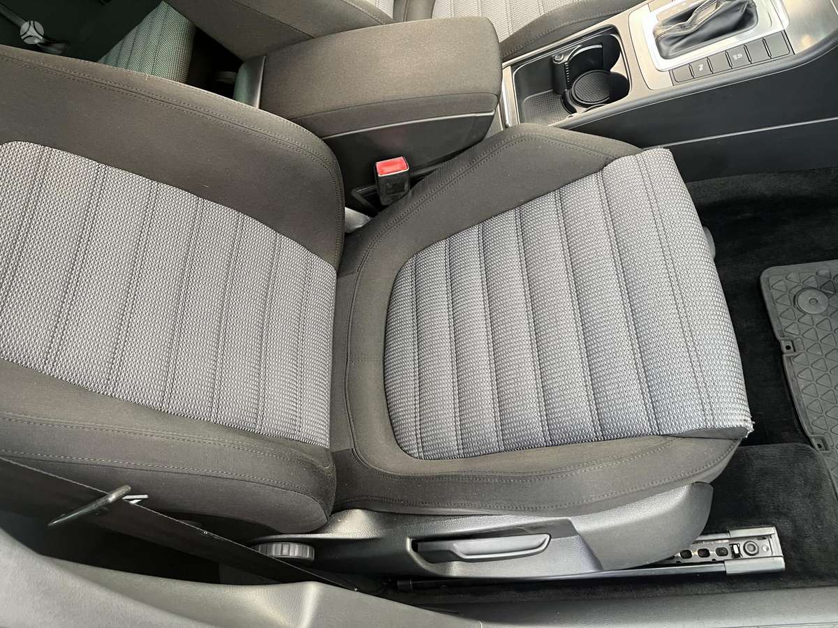 Volkswagen Passat 2014 — photo 16