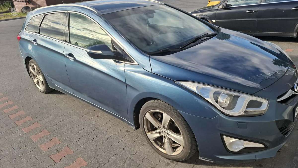 Hyundai i40 2012 — interior