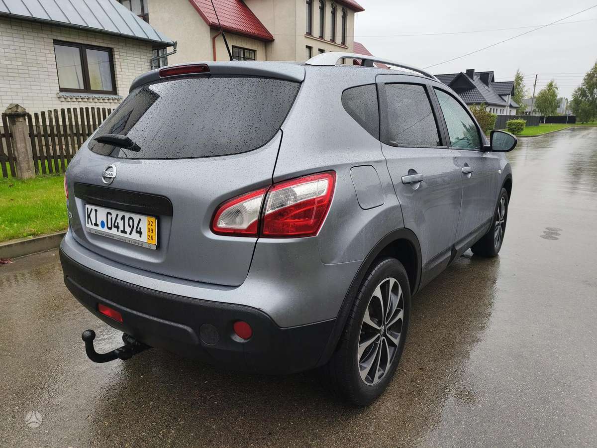 Nissan Qashqai 2011 — engine 1600 cm³, 117 HP (86kW)