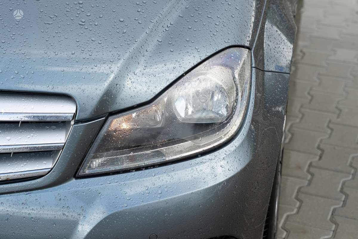 Mercedes-Benz C220 2012 — photo 10