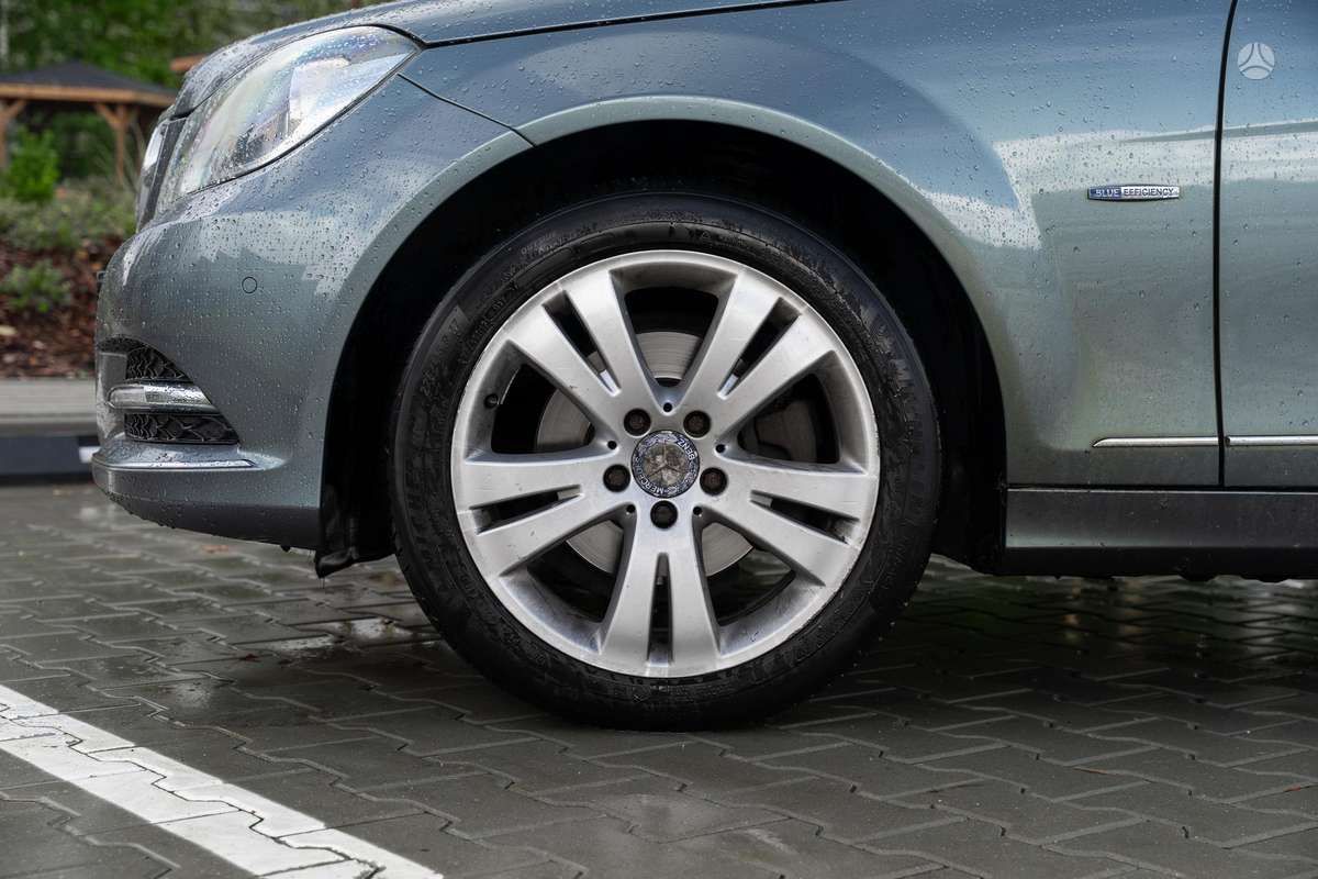 Mercedes-Benz C220 2012 — photo 11