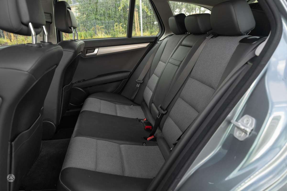 Mercedes-Benz C220 2012 — photo 14