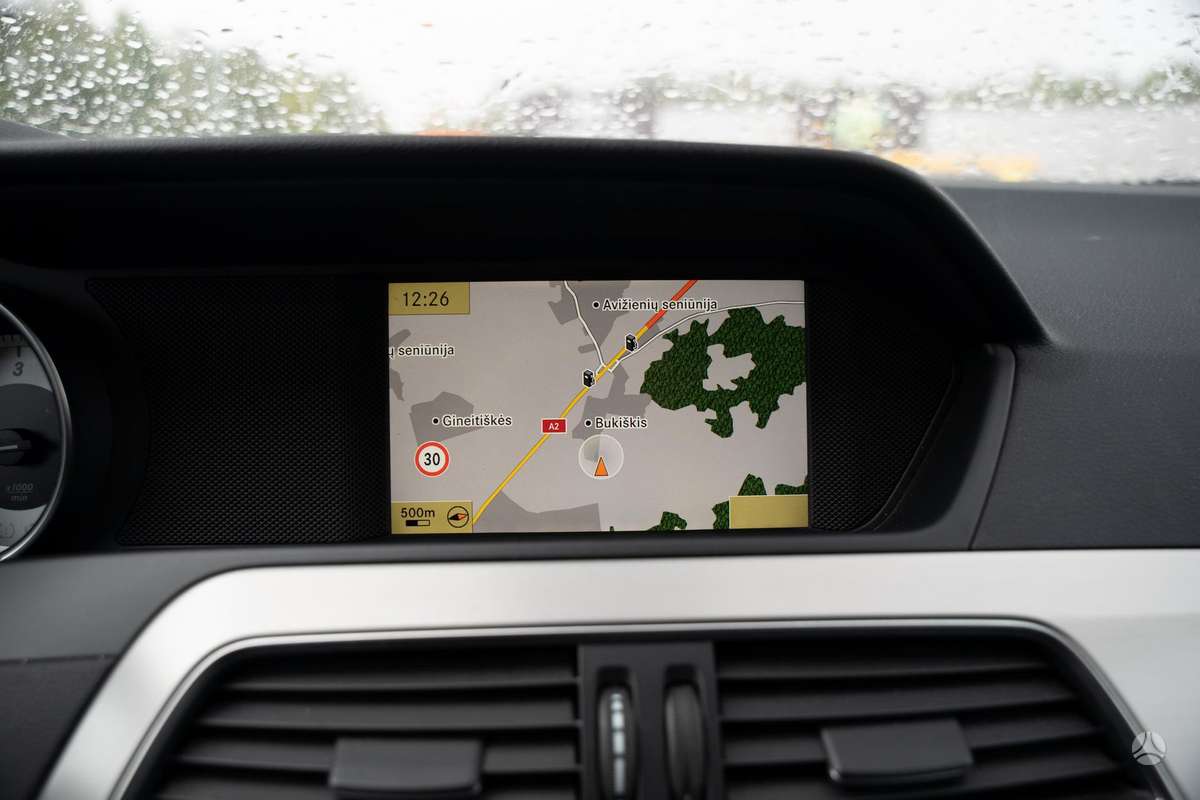 Mercedes-Benz C220 2012 — photo 19