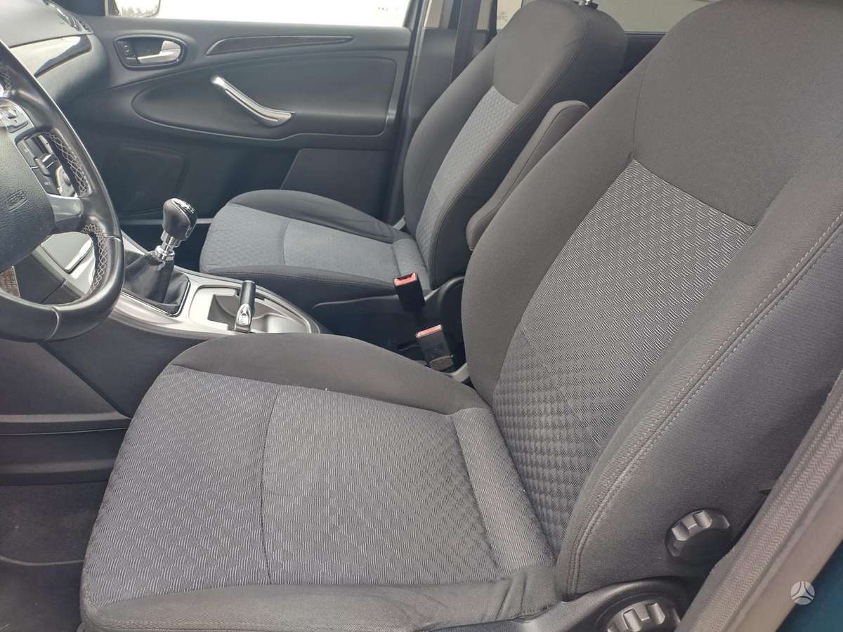 Ford Galaxy 2009 — photo 10