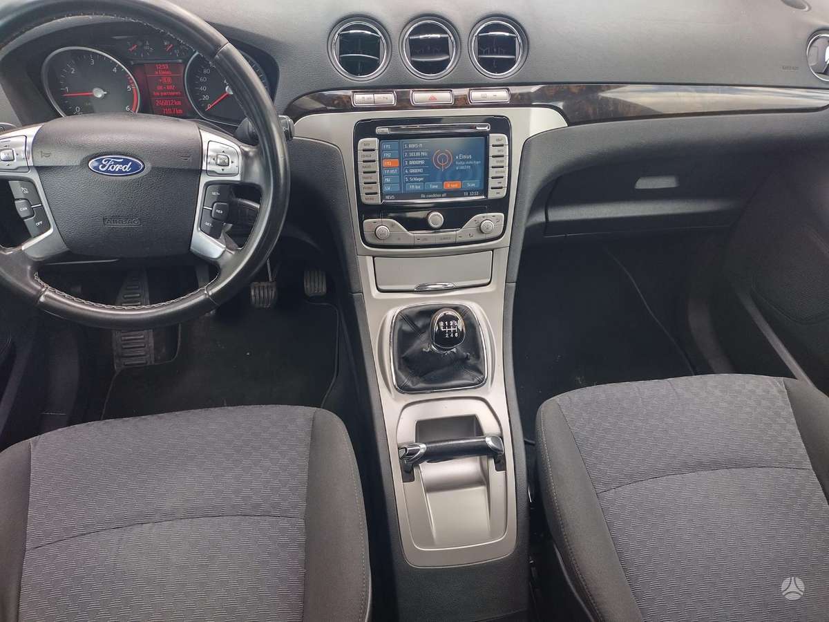 Ford Galaxy 2009 — photo 7