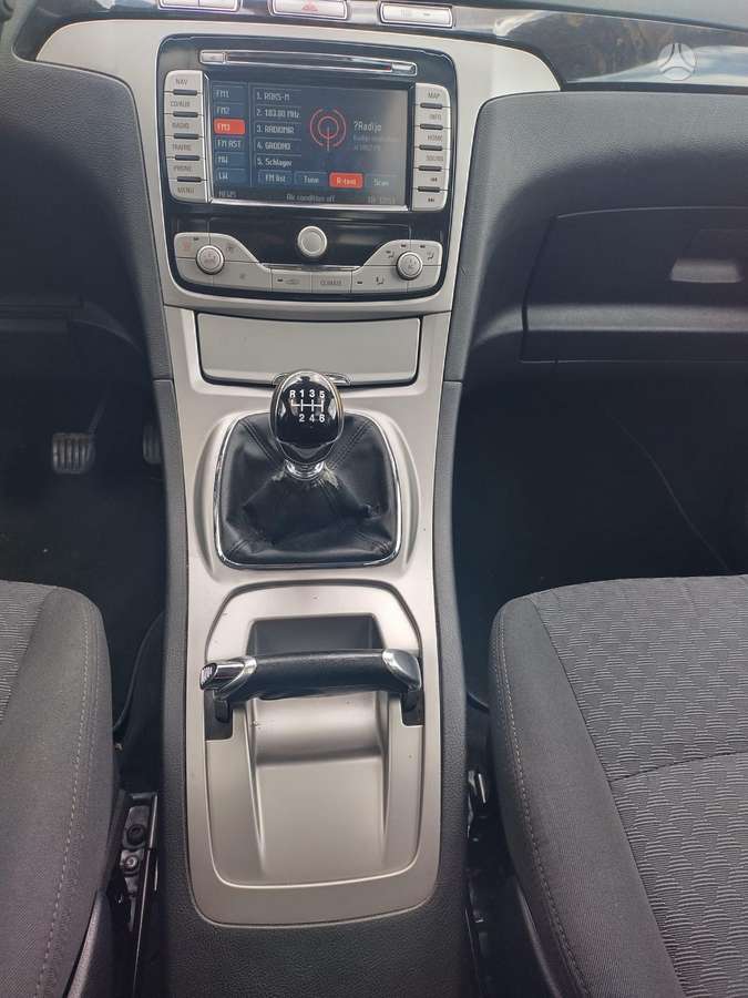 Ford Galaxy 2009 — photo 8