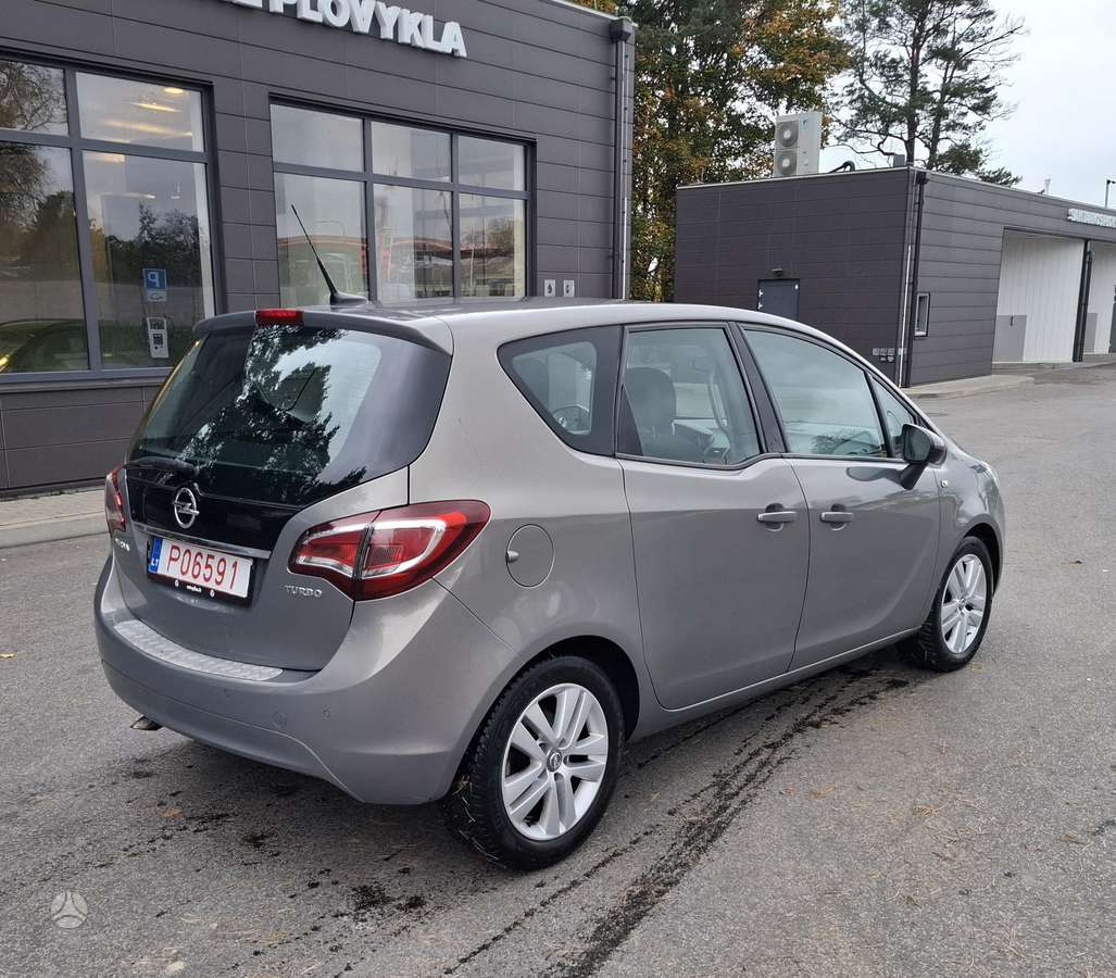 Opel Meriva 2015 — interior