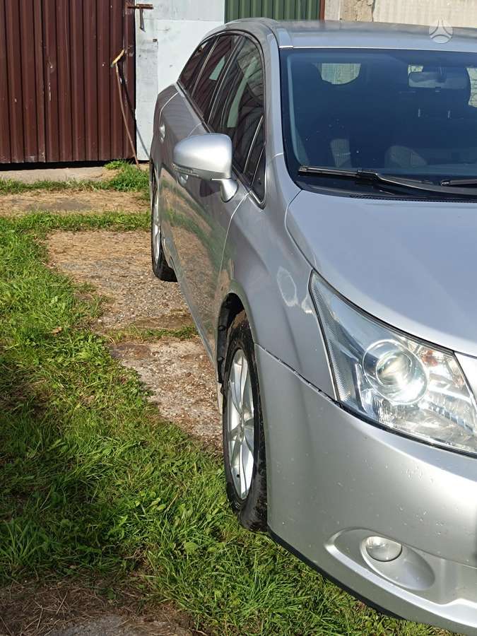 Toyota Avensis 2011 — photo 14