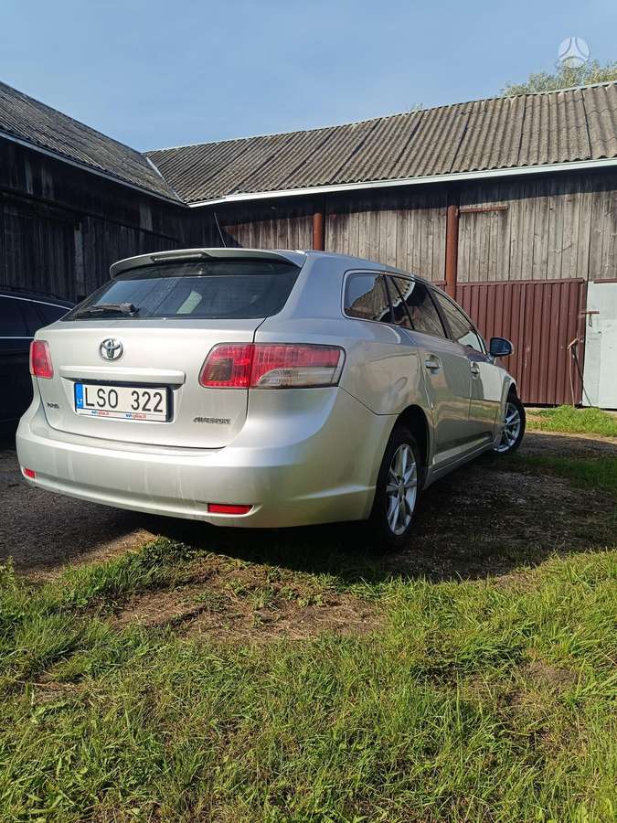 Toyota Avensis 2011 — photo 7