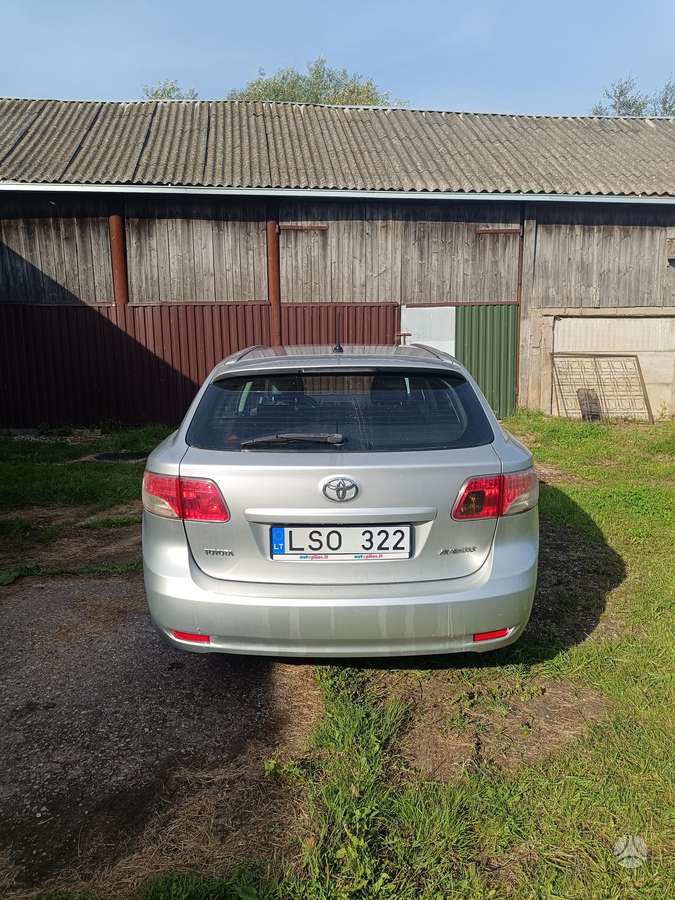 Toyota Avensis 2011 — photo 8