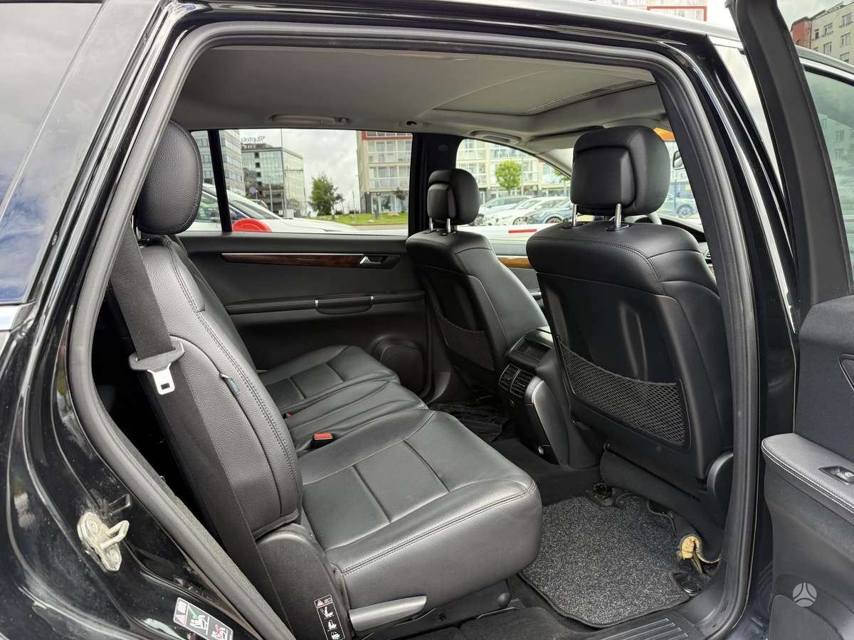 Mercedes-Benz R350 2012 — photo 10