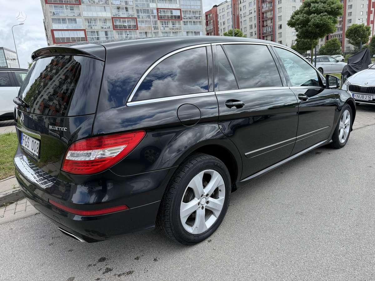 Mercedes-Benz R350 2012 — engine 2987 cm³, 213 HP (157kW)