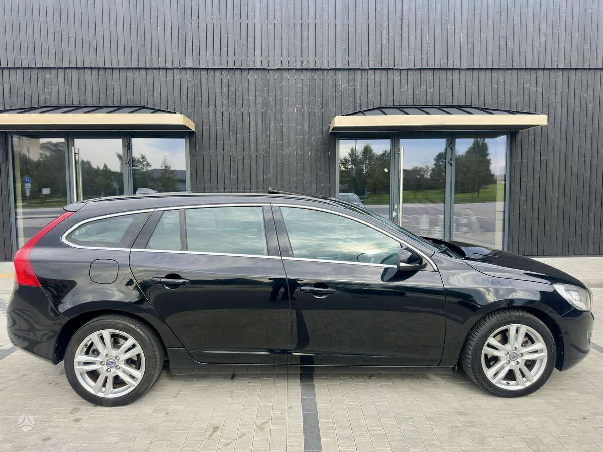 Volvo V60 2013 — photo 12