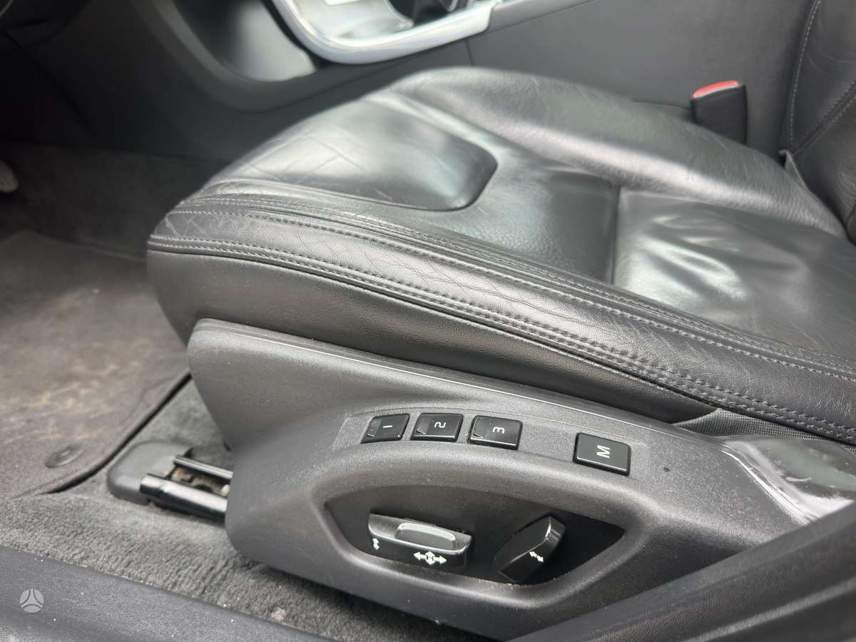 Volvo V60 2013 — photo 16