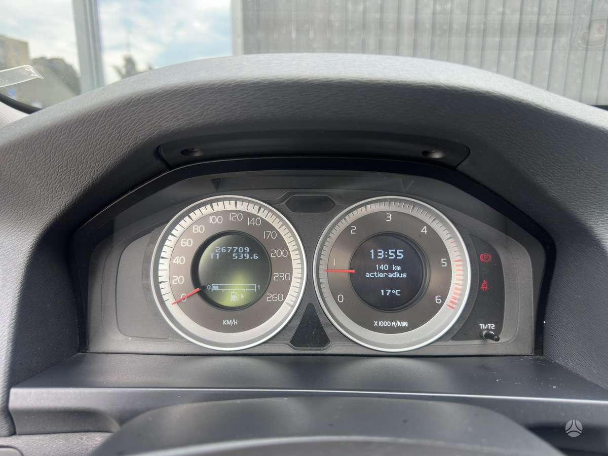 Volvo V60 2013 — photo 18