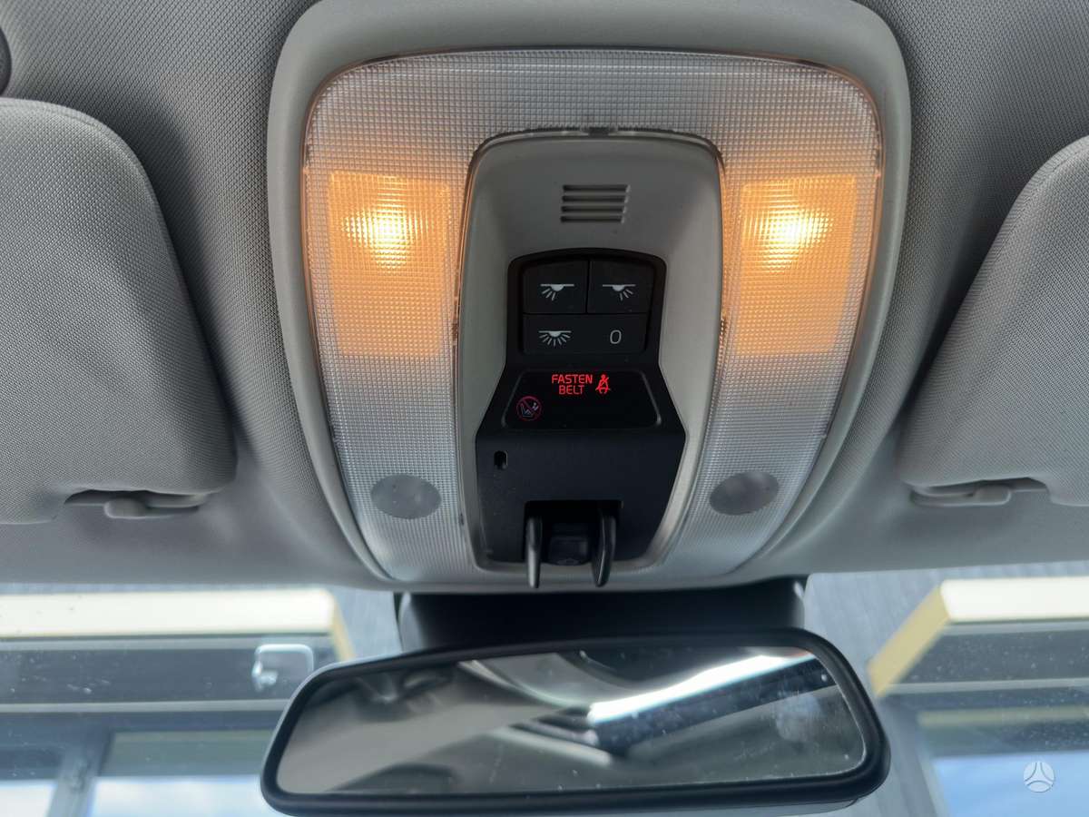 Volvo V60 2013 — photo 21