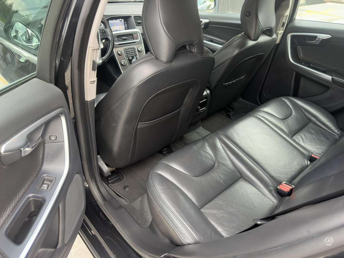 Volvo V60 2013 — photo 22