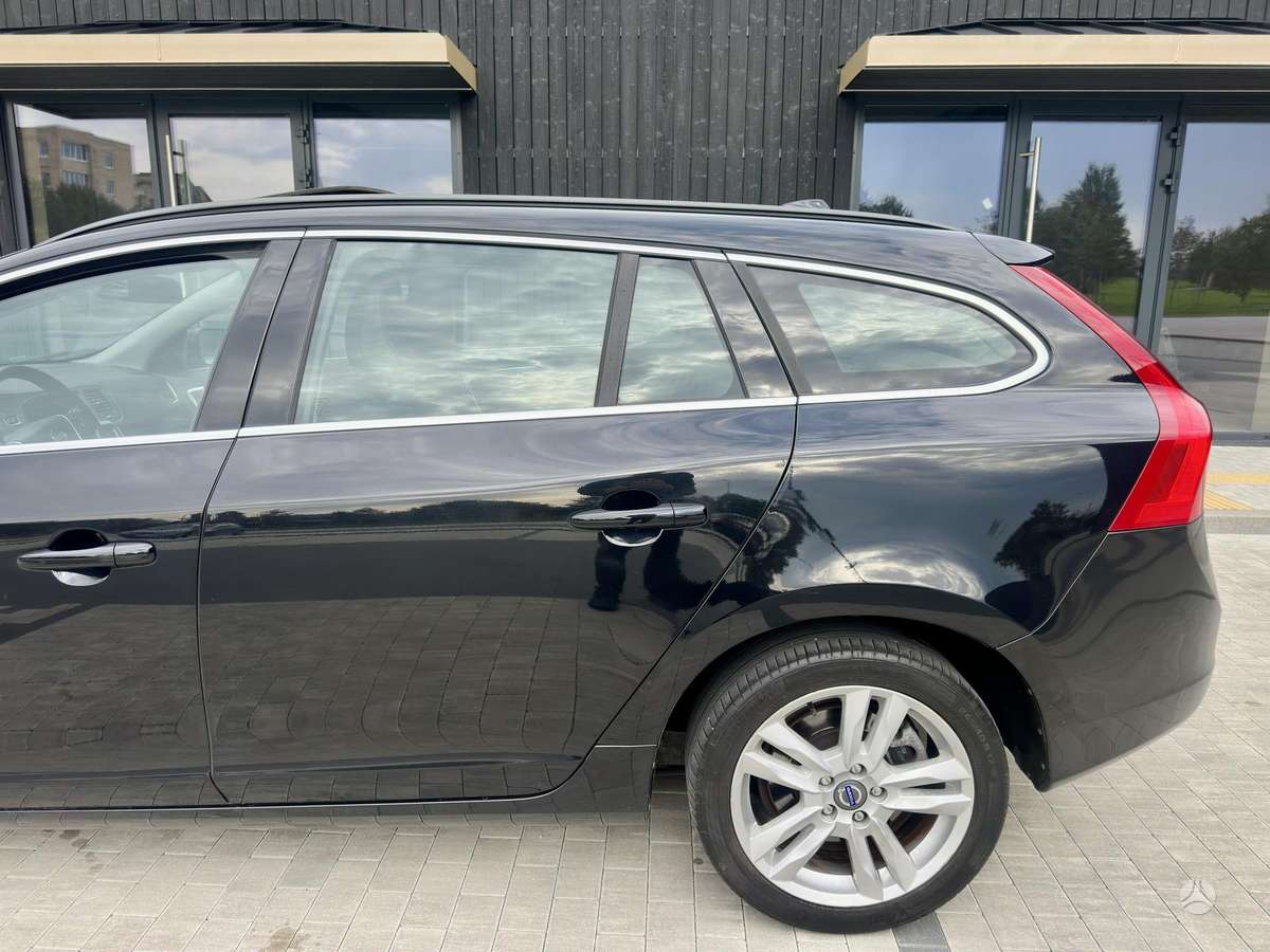 Volvo V60 2013 — photo 6