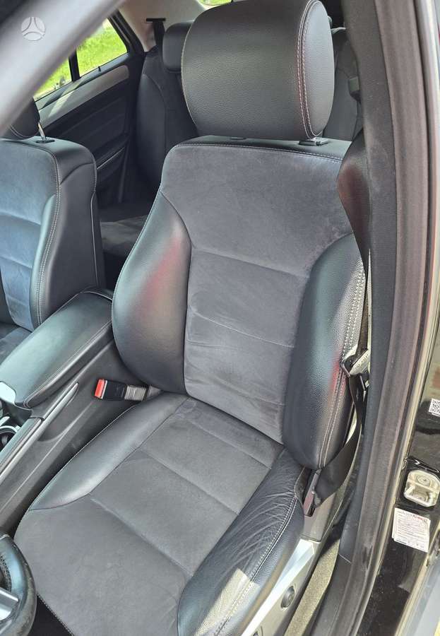 Mercedes-Benz ML300 2010 — photo 14